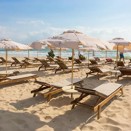 терма палас - безплатен паркинг и достъп до частния плаж 5*