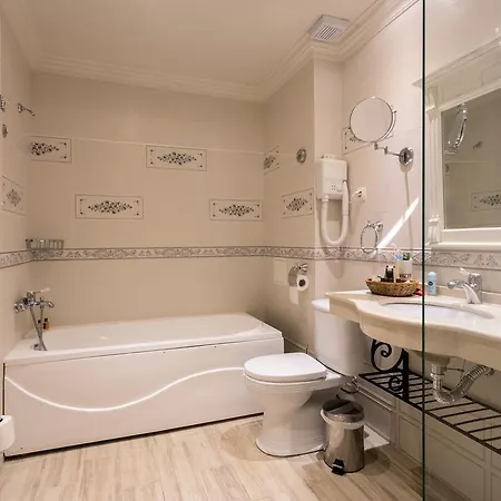 Hotell Therma Palace - Balneo Spa, Free Parking & 5*